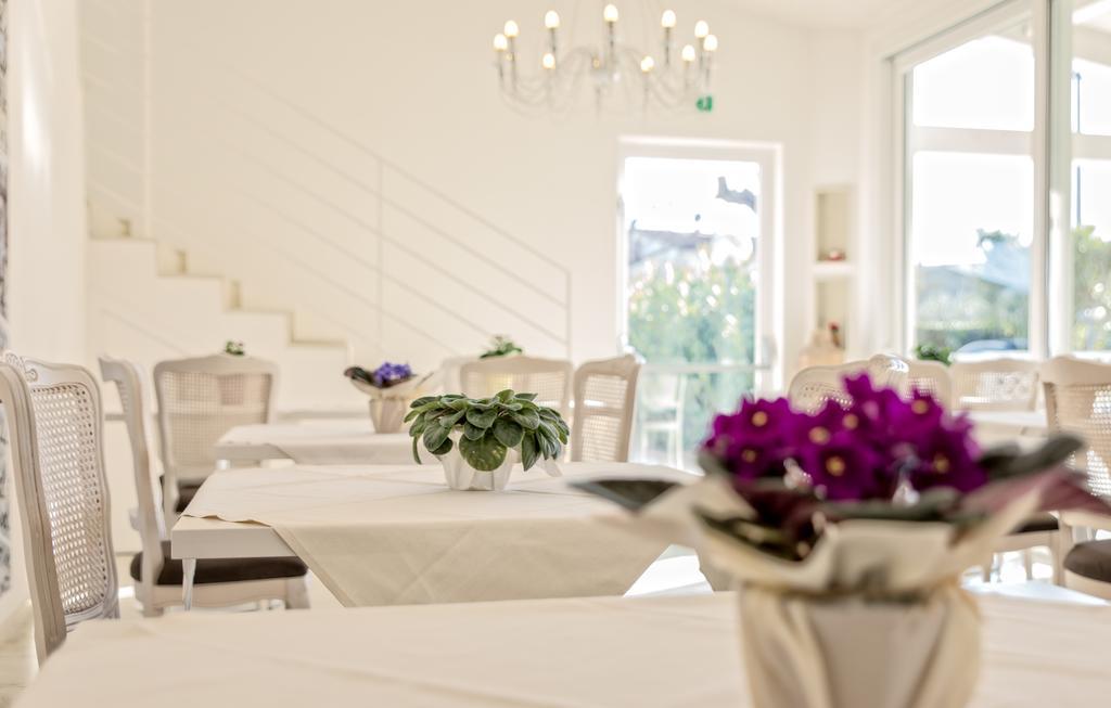 Hotel Country House La Radice Чивитанова Марке Екстериор снимка