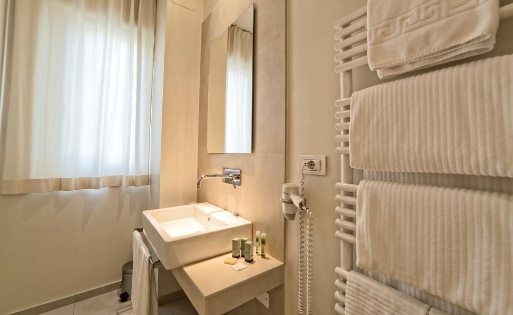 Hotel Country House La Radice Чивитанова Марке Стая снимка