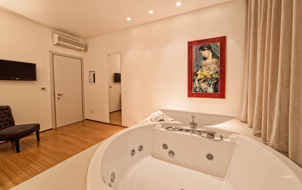 Hotel Country House La Radice Чивитанова Марке Стая снимка